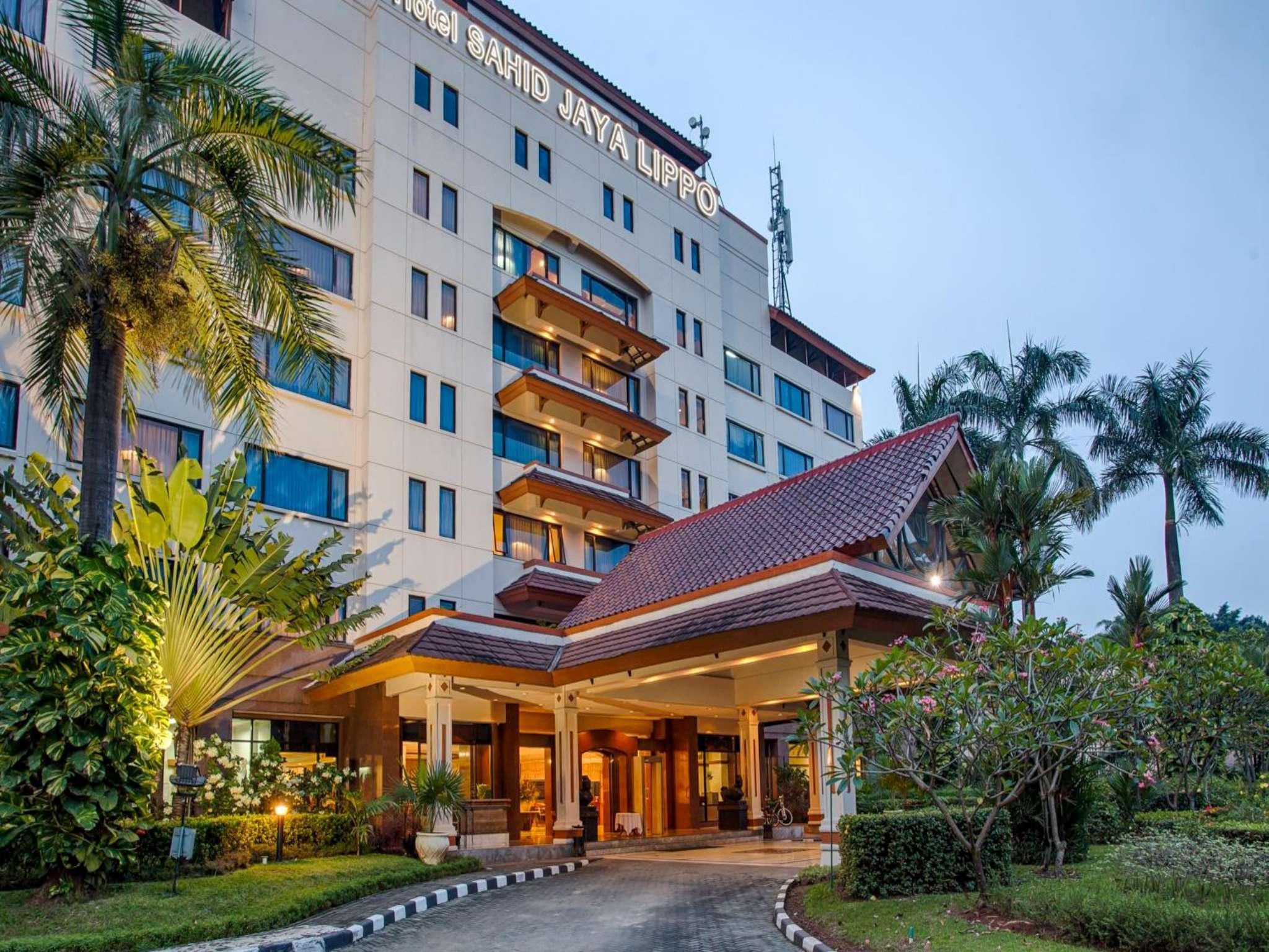 Hotel Sahid Jaya Lippo Чикаранг Экстерьер фото