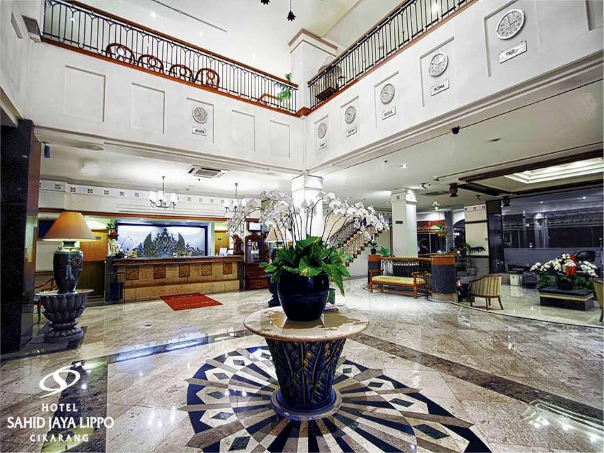 Hotel Sahid Jaya Lippo Чикаранг Экстерьер фото